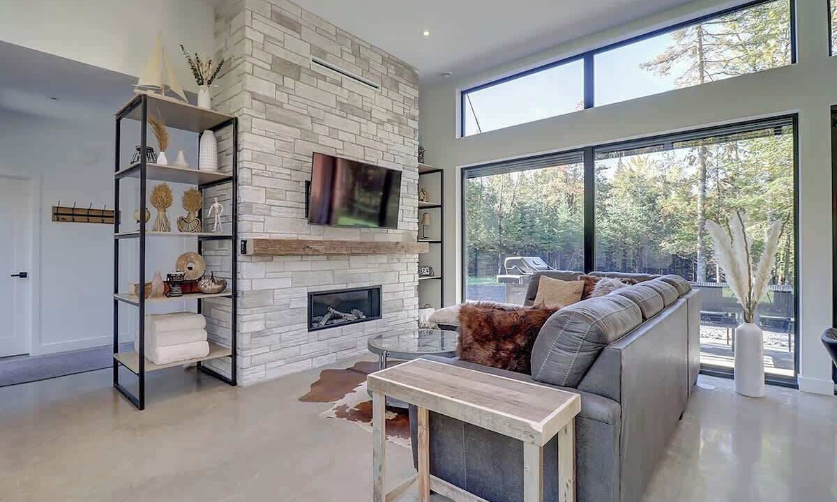 Photo of Livingroom in Stanstead Township