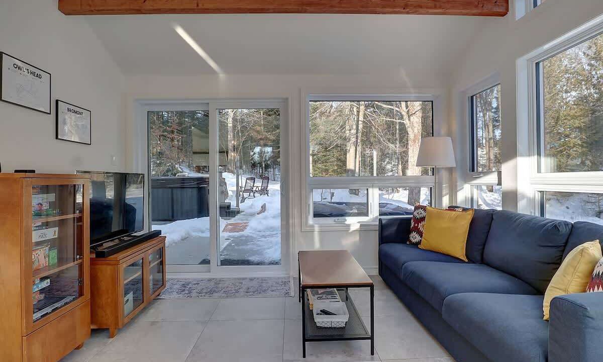 Photo of Livingroom in Eastman