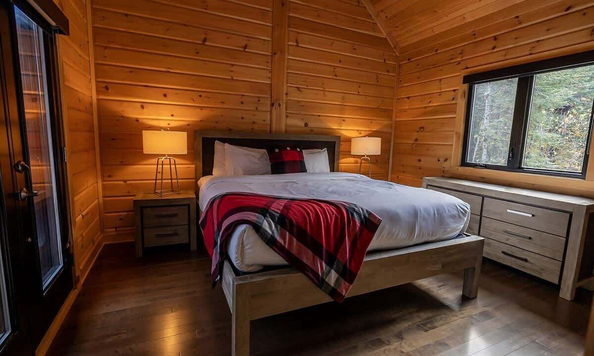 Photo of Bedroom in Sainte-Marguerite-du-Lac-Masson