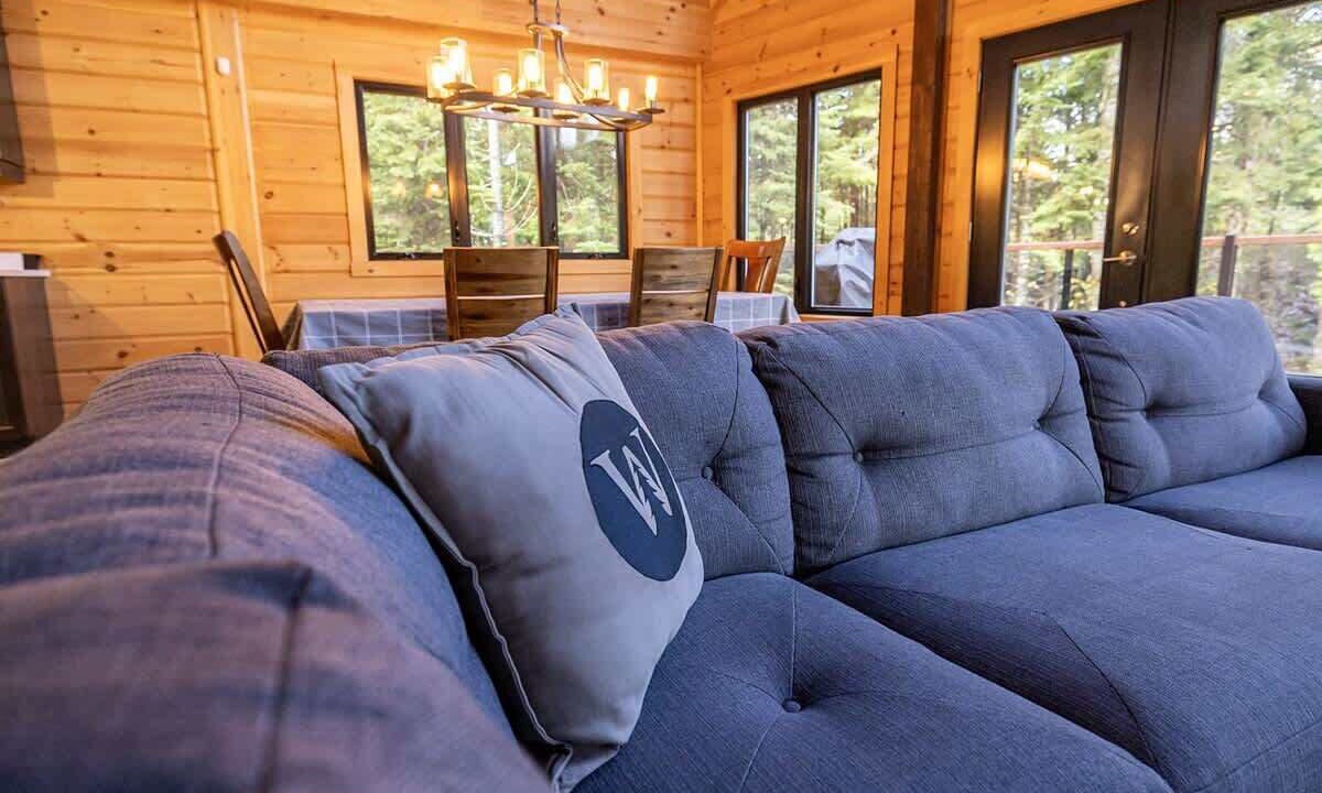 Photo of Livingroom in Sainte-Marguerite-du-Lac-Masson