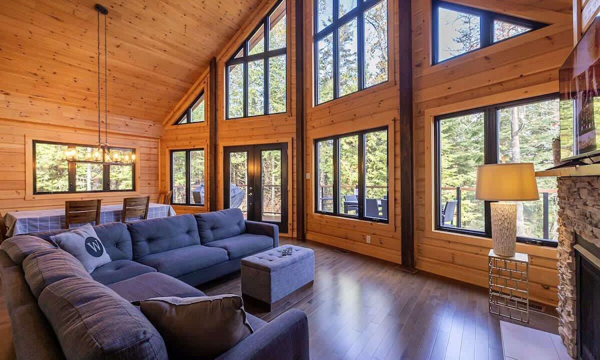 Photo of Livingroom in Sainte-Marguerite-du-Lac-Masson
