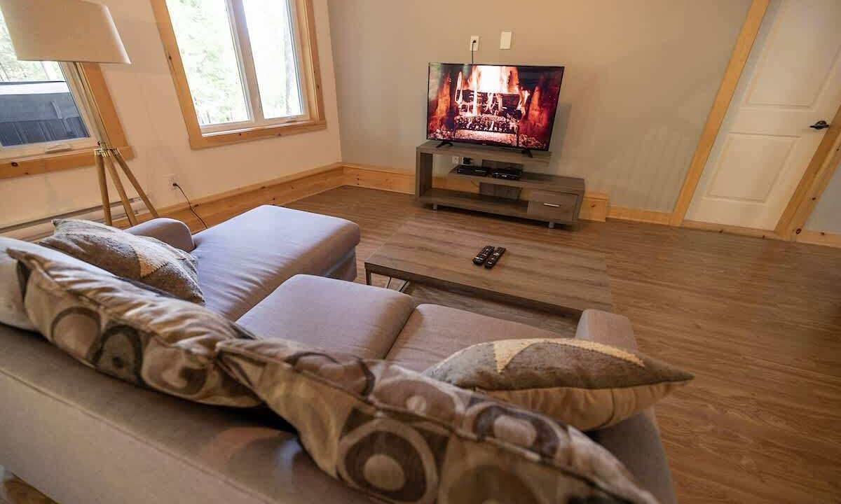 Photo of Livingroom in Sainte-Marguerite-du-Lac-Masson