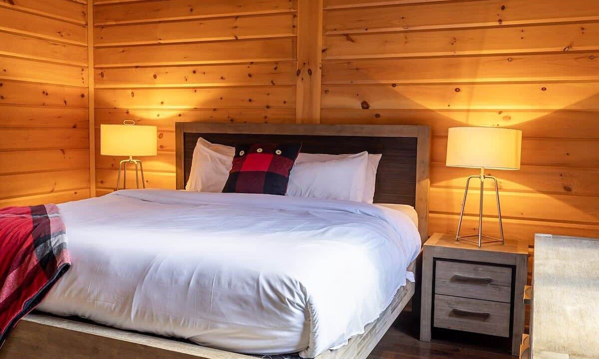 Photo of Bedroom in Sainte-Marguerite-du-Lac-Masson