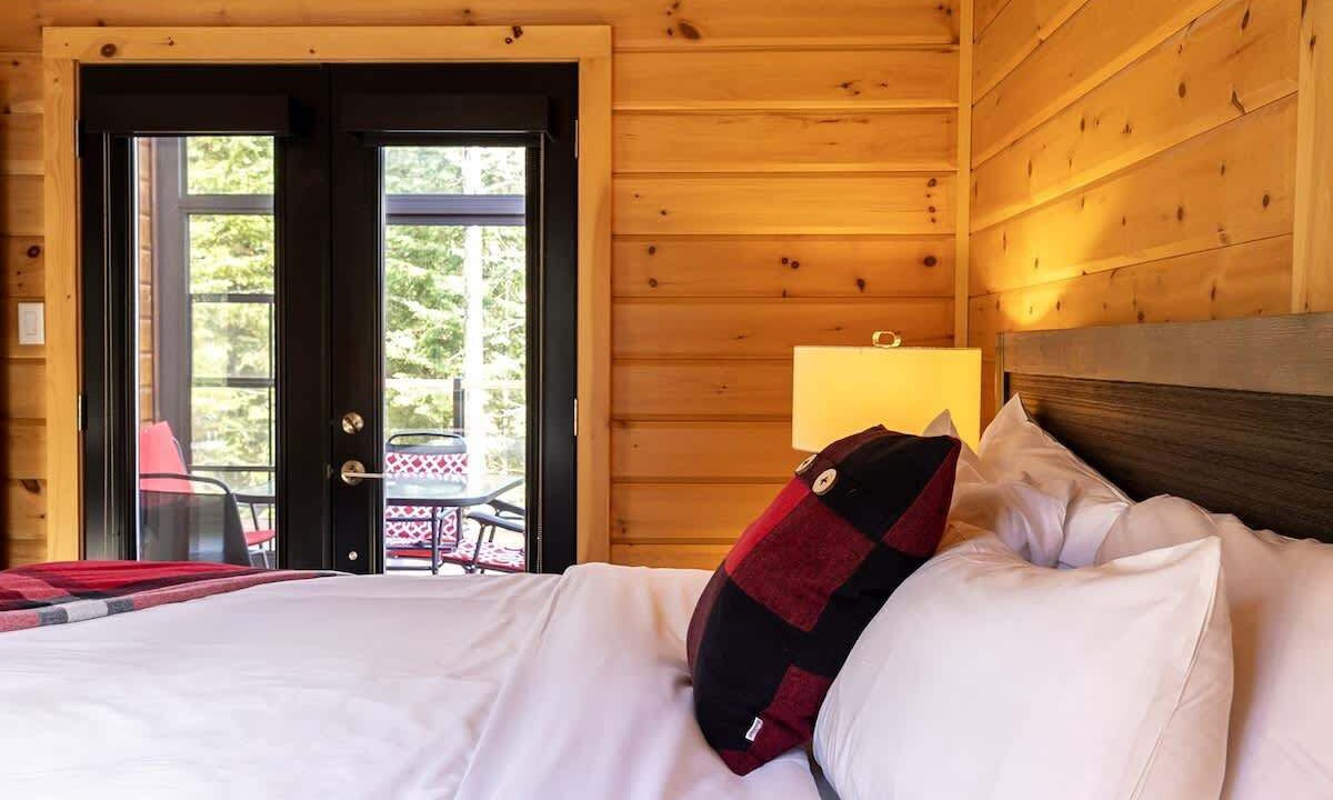 Photo of Bedroom in Sainte-Marguerite-du-Lac-Masson