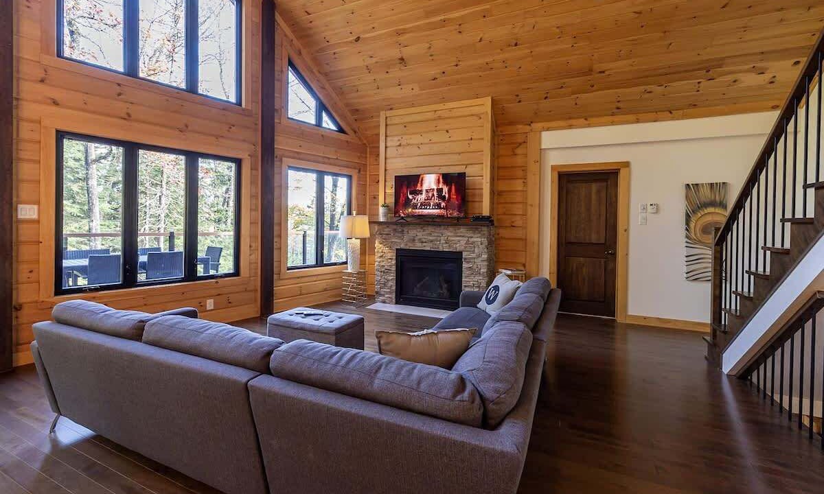 Photo of Livingroom in Sainte-Marguerite-du-Lac-Masson