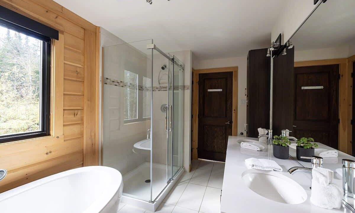 Photo of Bathroom in Sainte-Marguerite-du-Lac-Masson