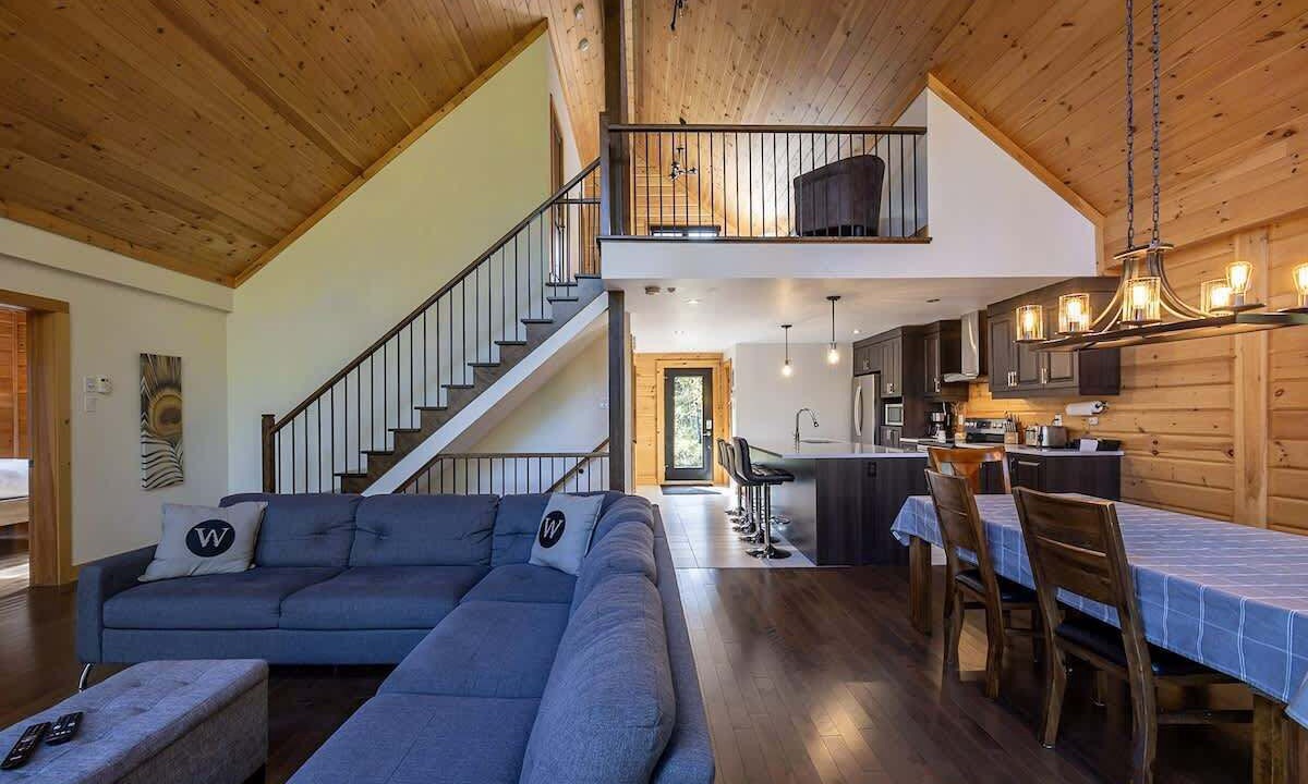 Photo of Livingroom in Sainte-Marguerite-du-Lac-Masson