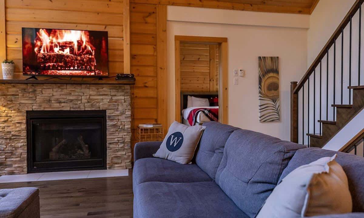 Photo of Livingroom in Sainte-Marguerite-du-Lac-Masson