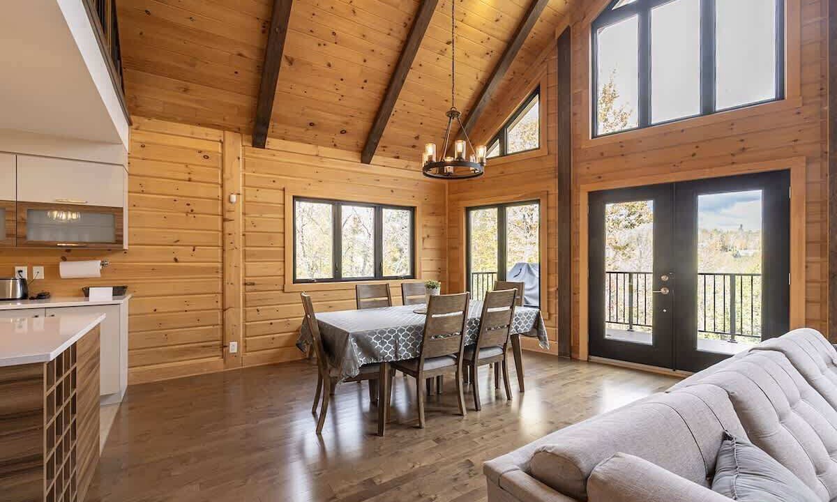 Photo of Livingroom in Sainte-Marguerite-du-Lac-Masson
