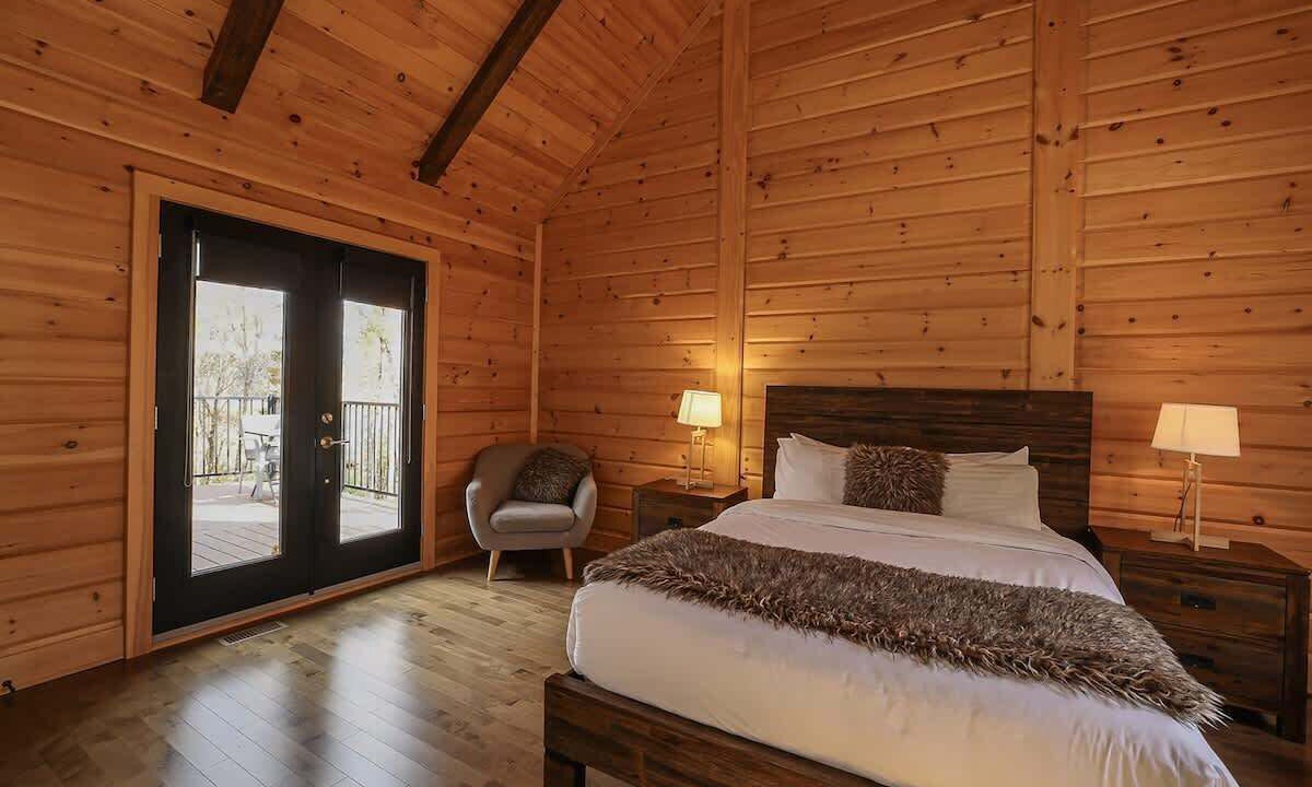 Photo of Bedroom in Sainte-Marguerite-du-Lac-Masson
