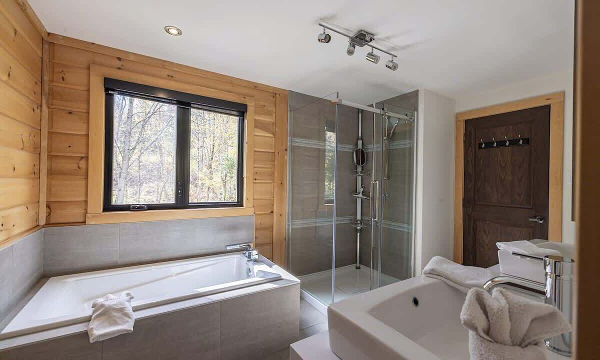 Photo of Bathroom in Sainte-Marguerite-du-Lac-Masson