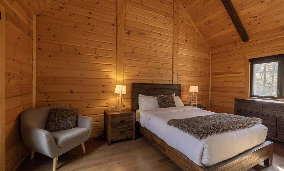 Photo of Bedroom in Sainte-Marguerite-du-Lac-Masson