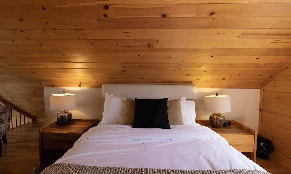 Photo of Bedroom in Sainte-Marguerite-du-Lac-Masson