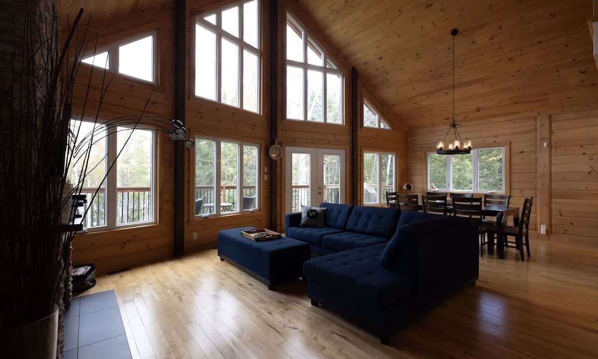 Photo of Livingroom in Sainte-Marguerite-du-Lac-Masson