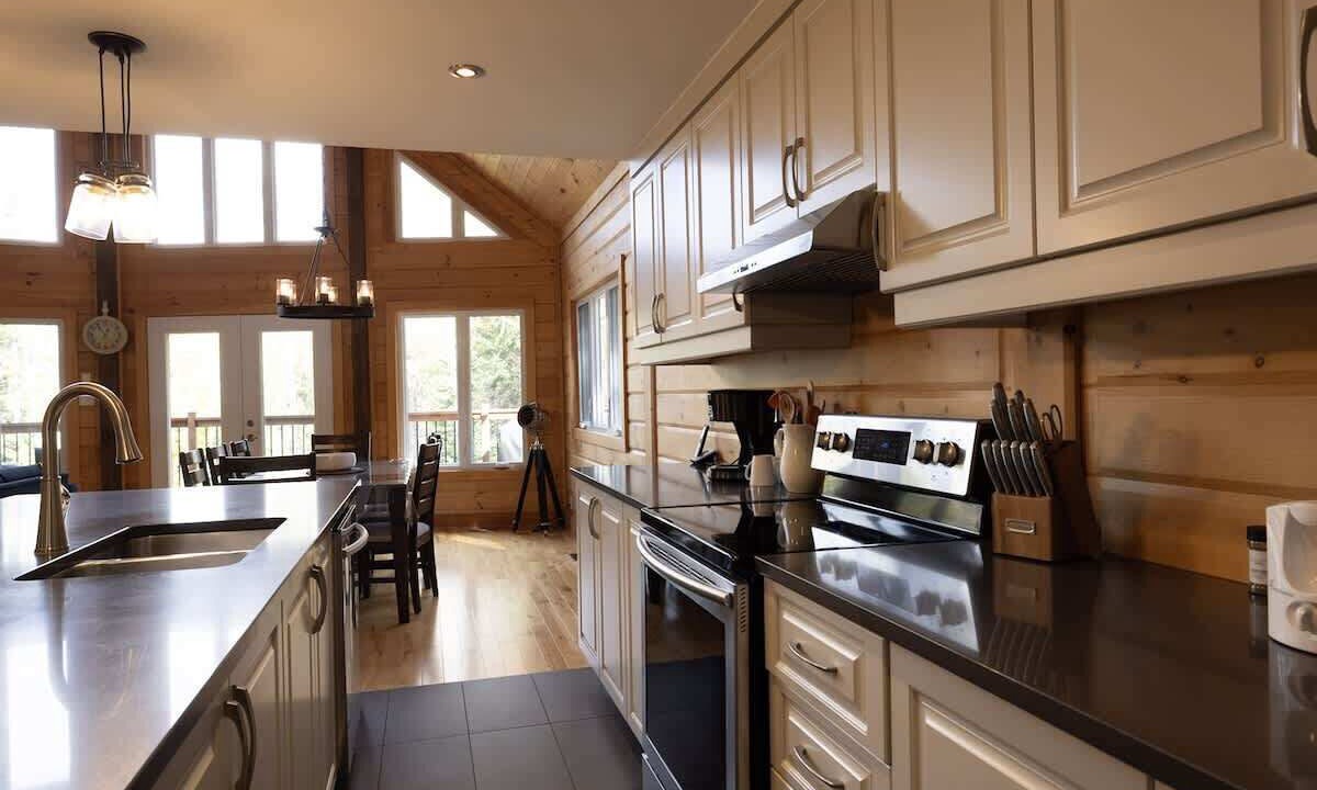 Photo of Kitchen in Sainte-Marguerite-du-Lac-Masson