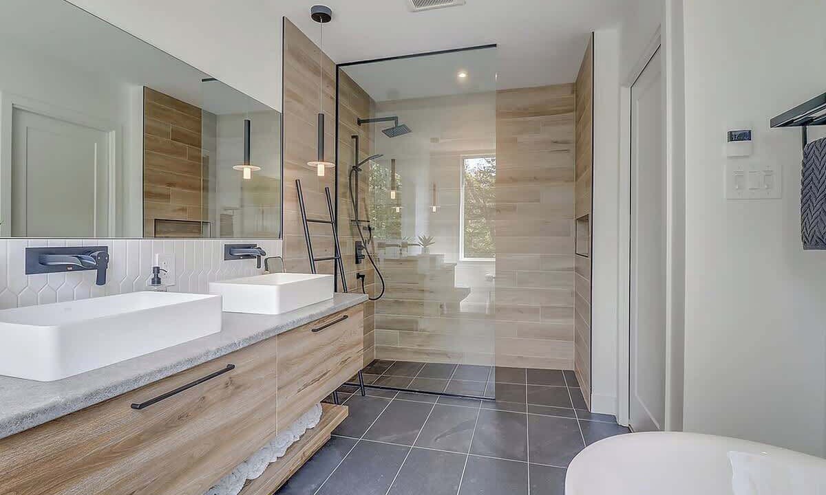 Photo of Bathroom in Stanstead Township