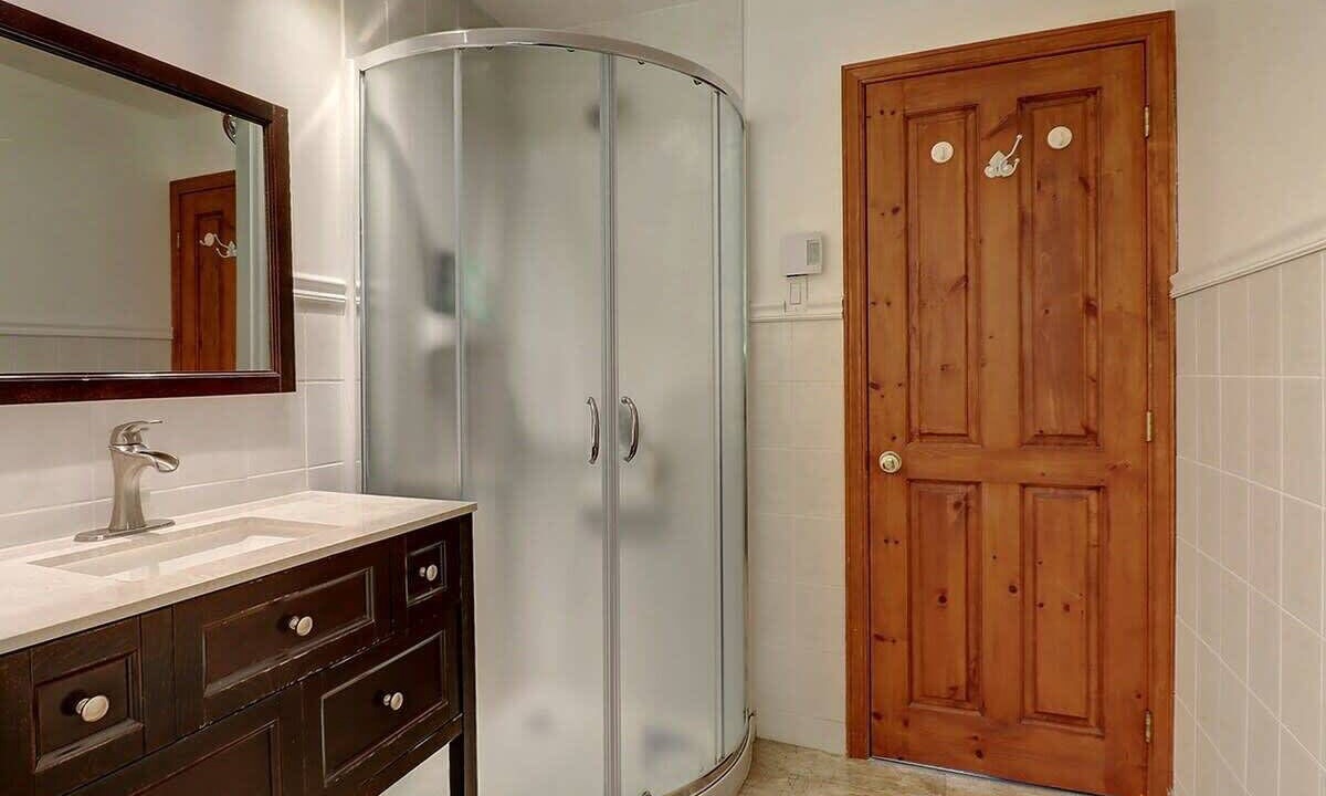 Photo of Bathroom in Memphremagog Regional County Municipality