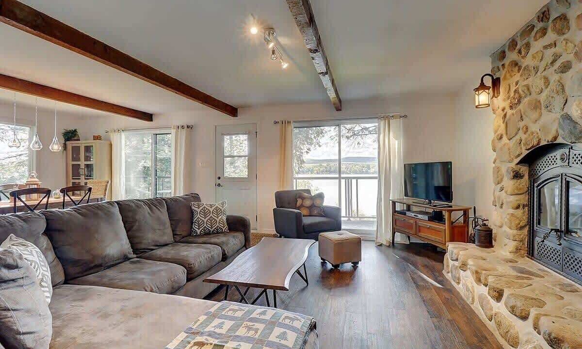 Photo of Livingroom in Memphremagog Regional County Municipality