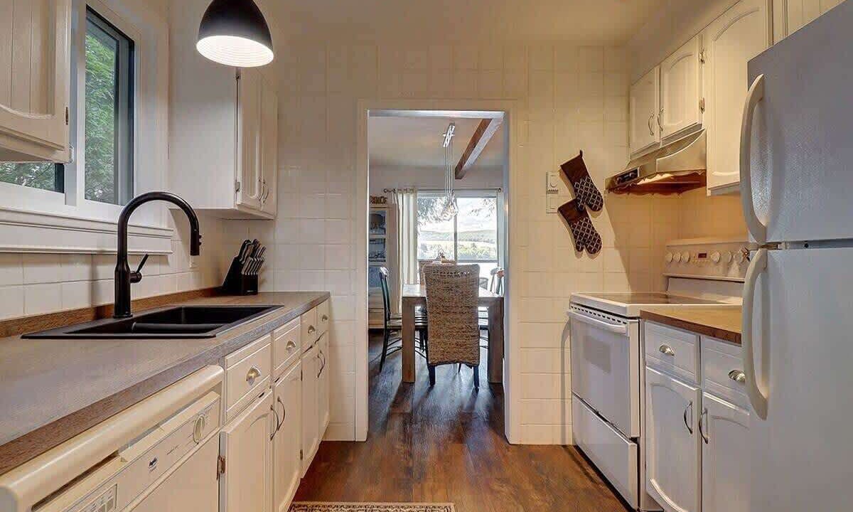 Photo of Kitchen in Memphremagog Regional County Municipality