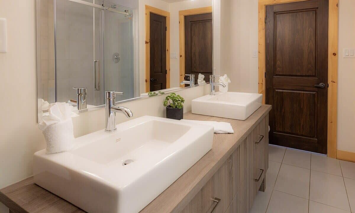 Photo of Bathroom in Sainte-Marguerite-du-Lac-Masson