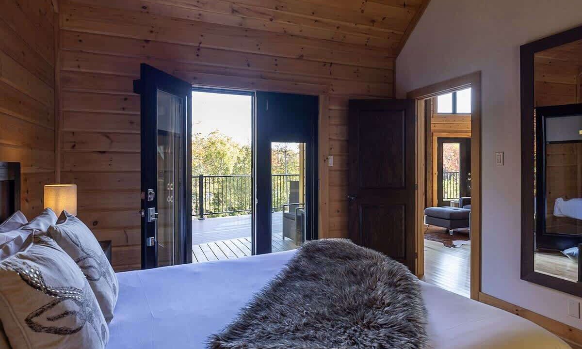 Photo of Bedroom in Sainte-Marguerite-du-Lac-Masson