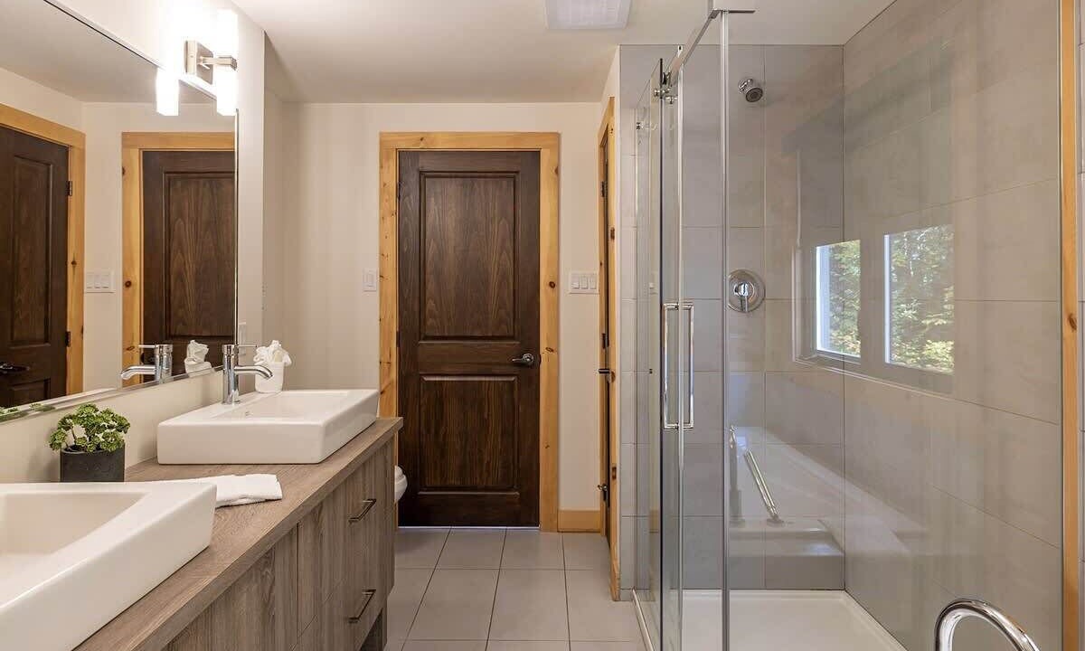Photo of Bathroom in Sainte-Marguerite-du-Lac-Masson