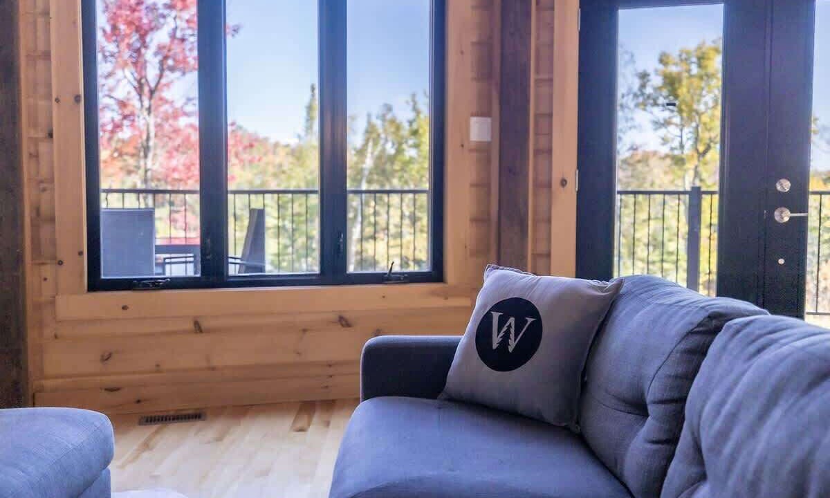 Photo of Livingroom in Sainte-Marguerite-du-Lac-Masson