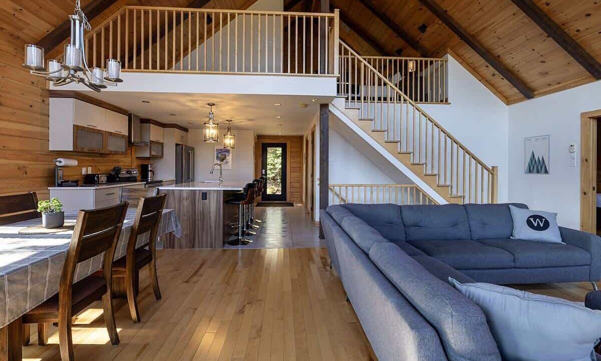 Photo of Livingroom in Sainte-Marguerite-du-Lac-Masson