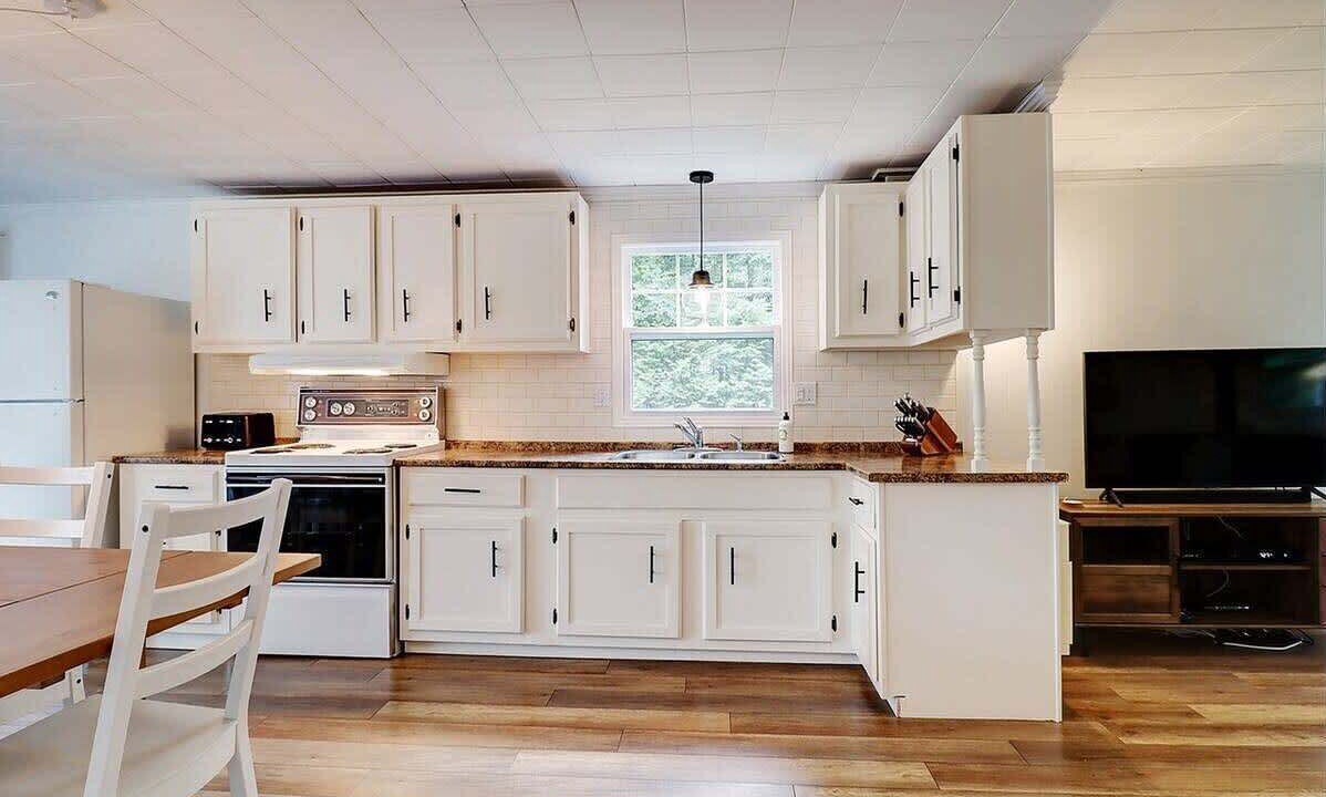 Photo of Kitchen in Memphremagog Regional County Municipality