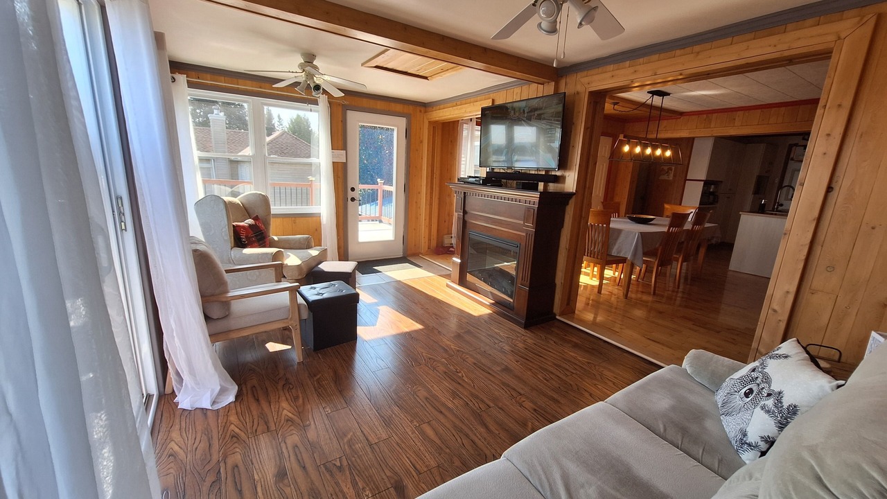 Photo of Livingroom in Disraeli