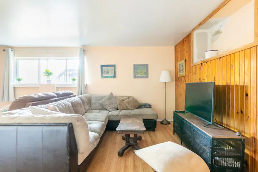 Photo of Livingroom in Amherst
