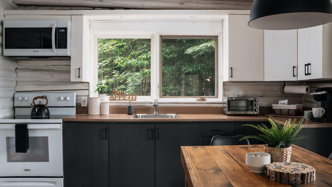 Photo of Kitchen in Val-des-Lacs
