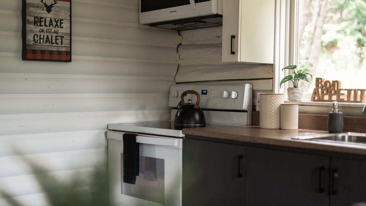 Photo of Kitchen in Val-des-Lacs
