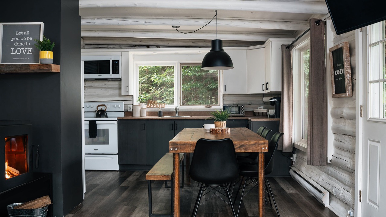 Photo of Kitchen in Val-des-Lacs