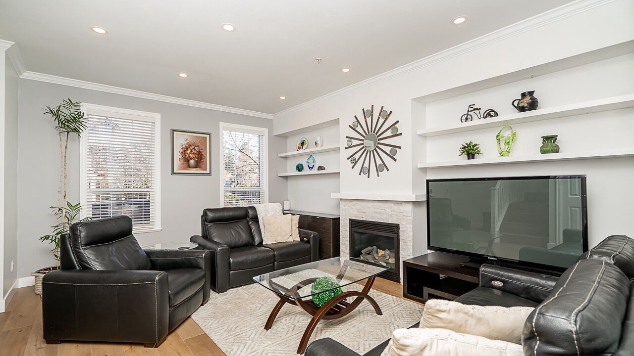 Photo of Livingroom in Willoughby