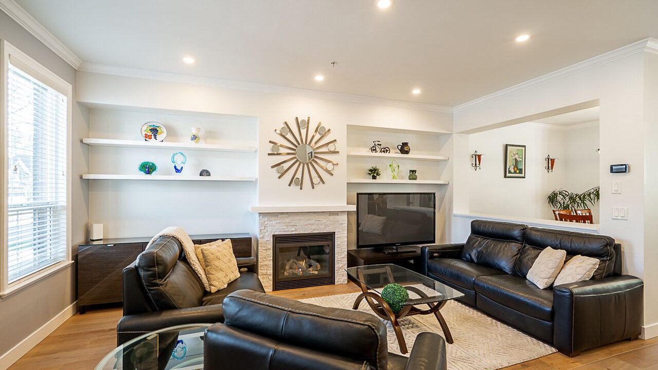 Photo of Livingroom in Willoughby