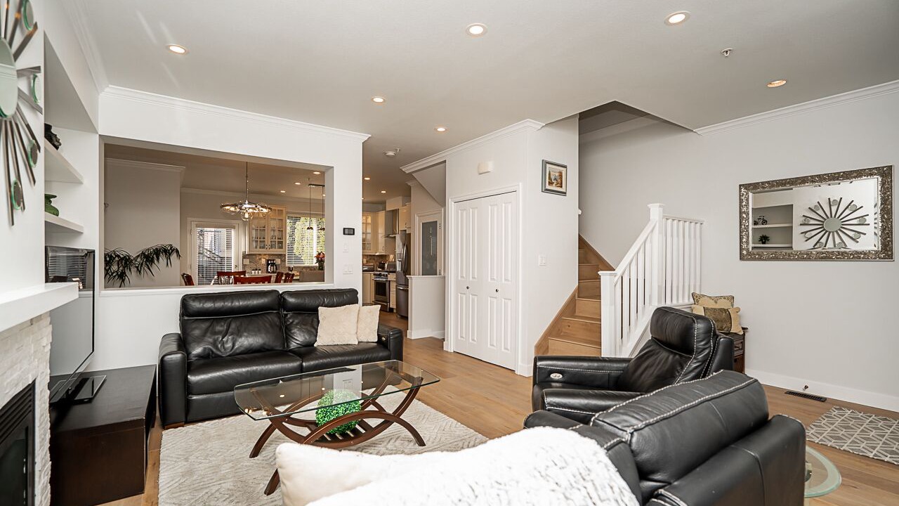 Photo of Livingroom in Willoughby