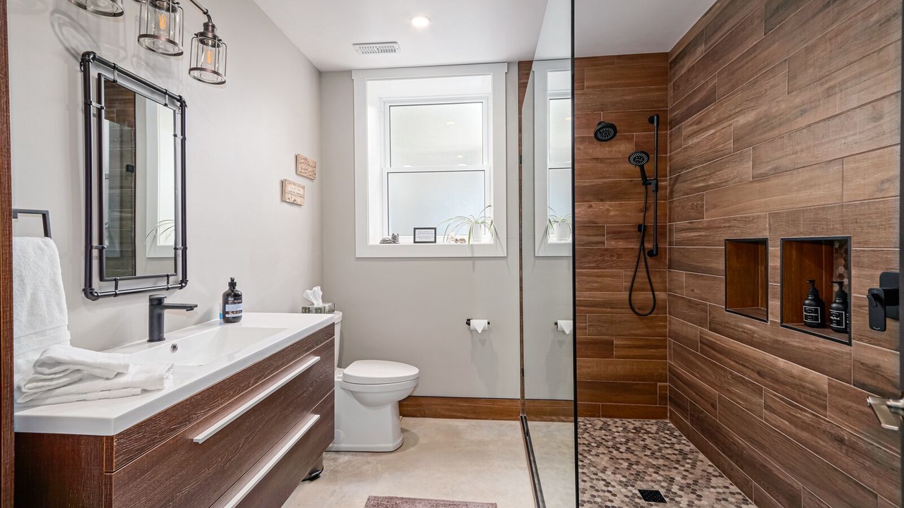 Photo of Bathroom in Clearview