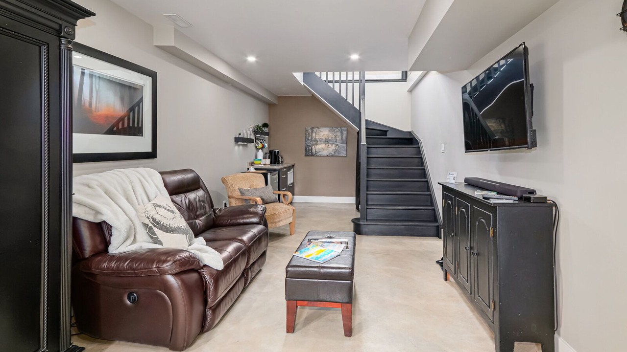 Photo of Livingroom in Clearview