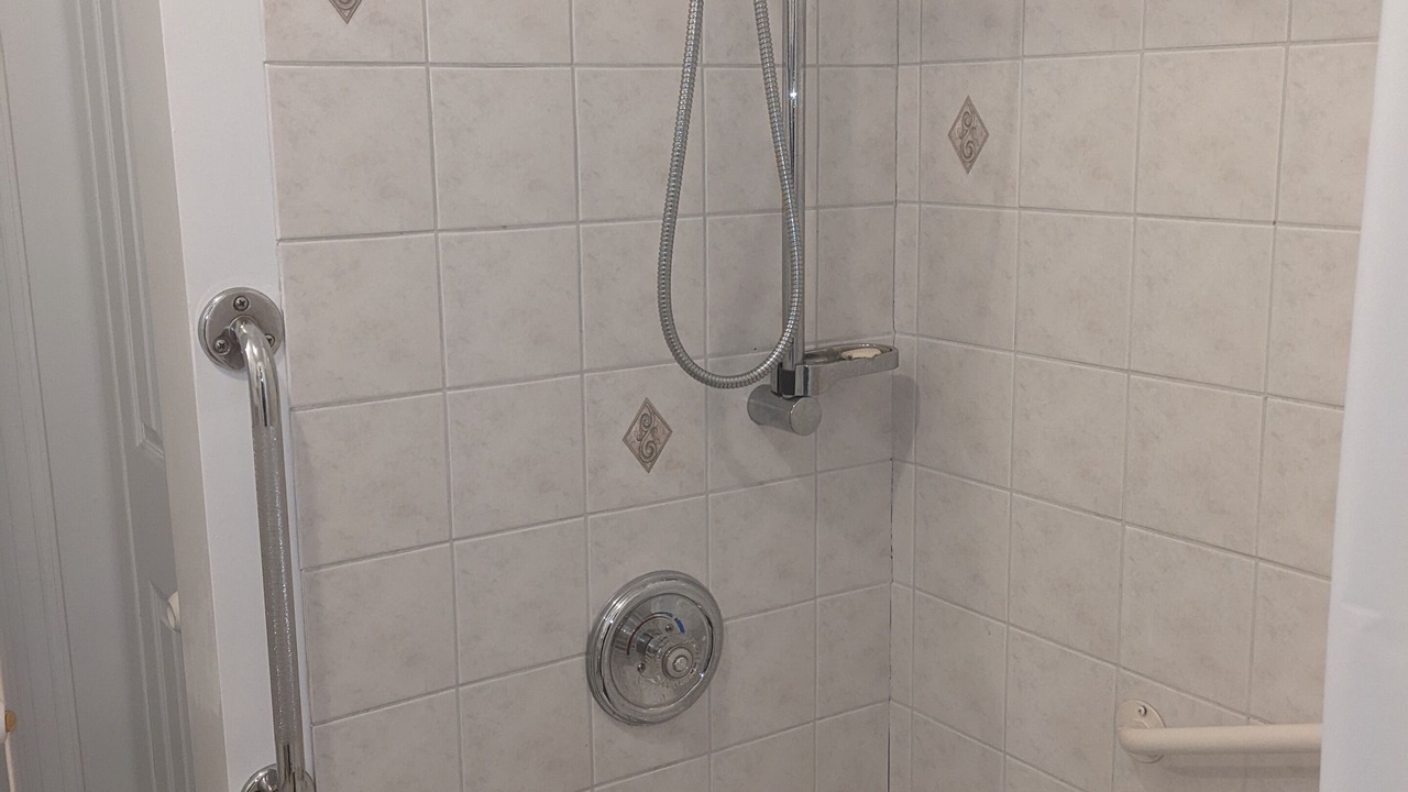 Photo of Bathroom in Ragueneau