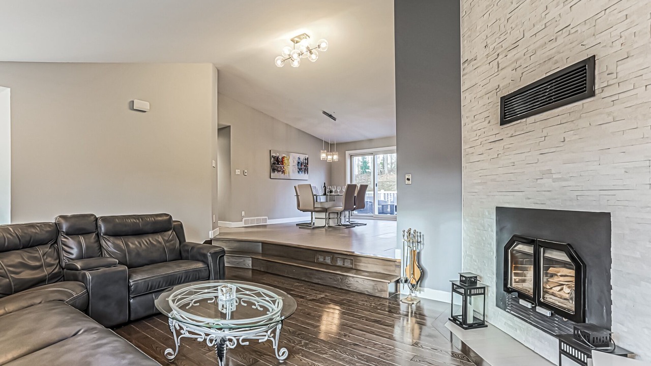 Photo of Livingroom in Prevost