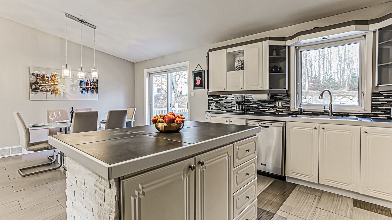 Photo of Kitchen in Prevost