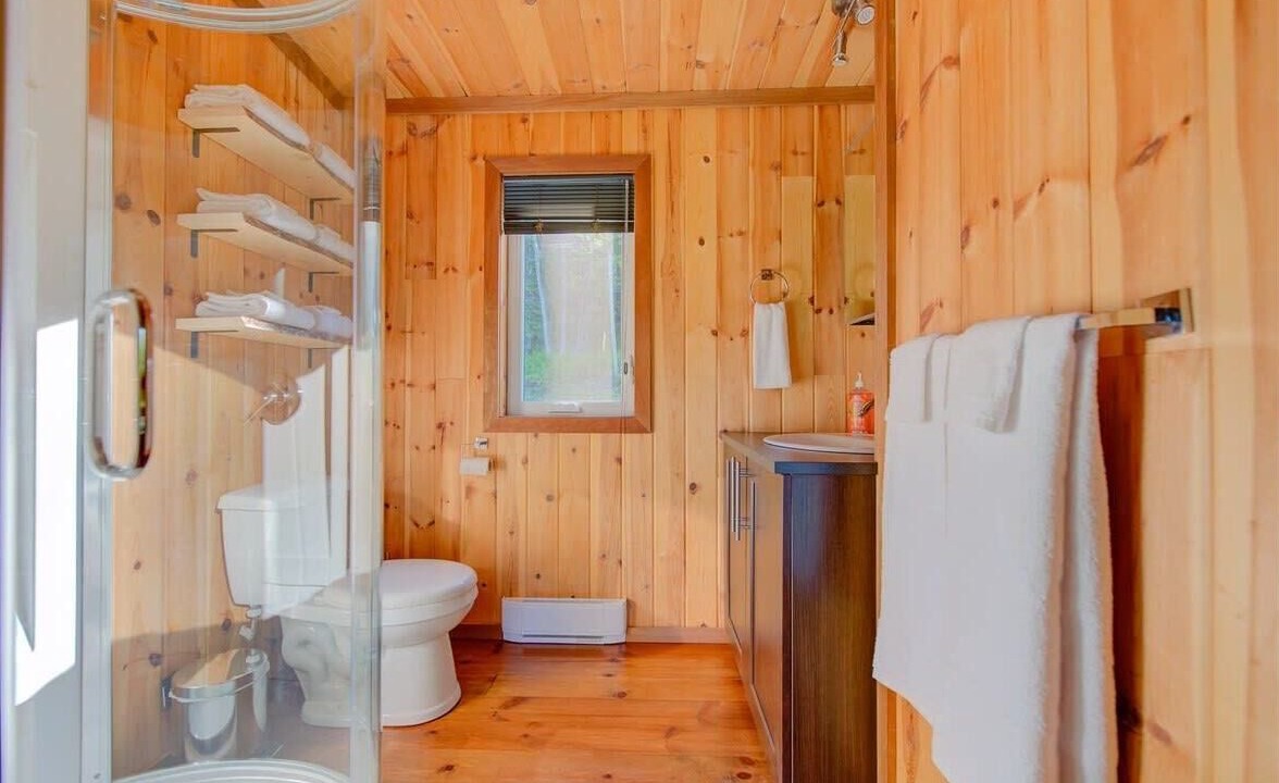 Photo of Bathroom in Pohenegamook
