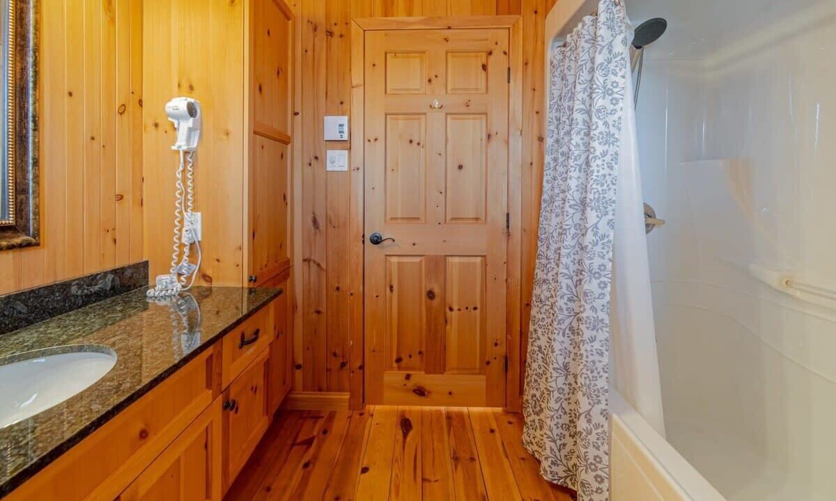 Photo of Bathroom in Saint-Philemon