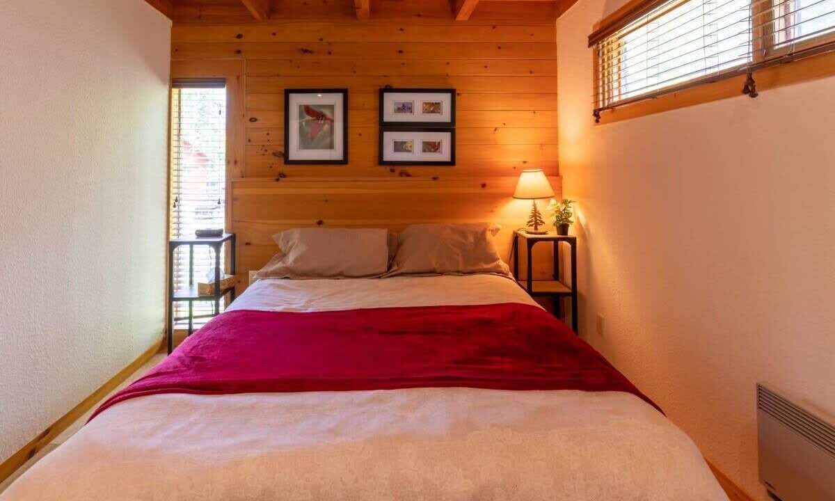 Photo of Bedroom in Pohenegamook