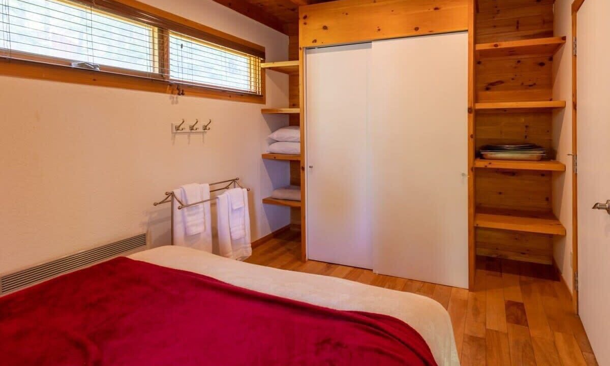 Photo of Bedroom in Pohenegamook