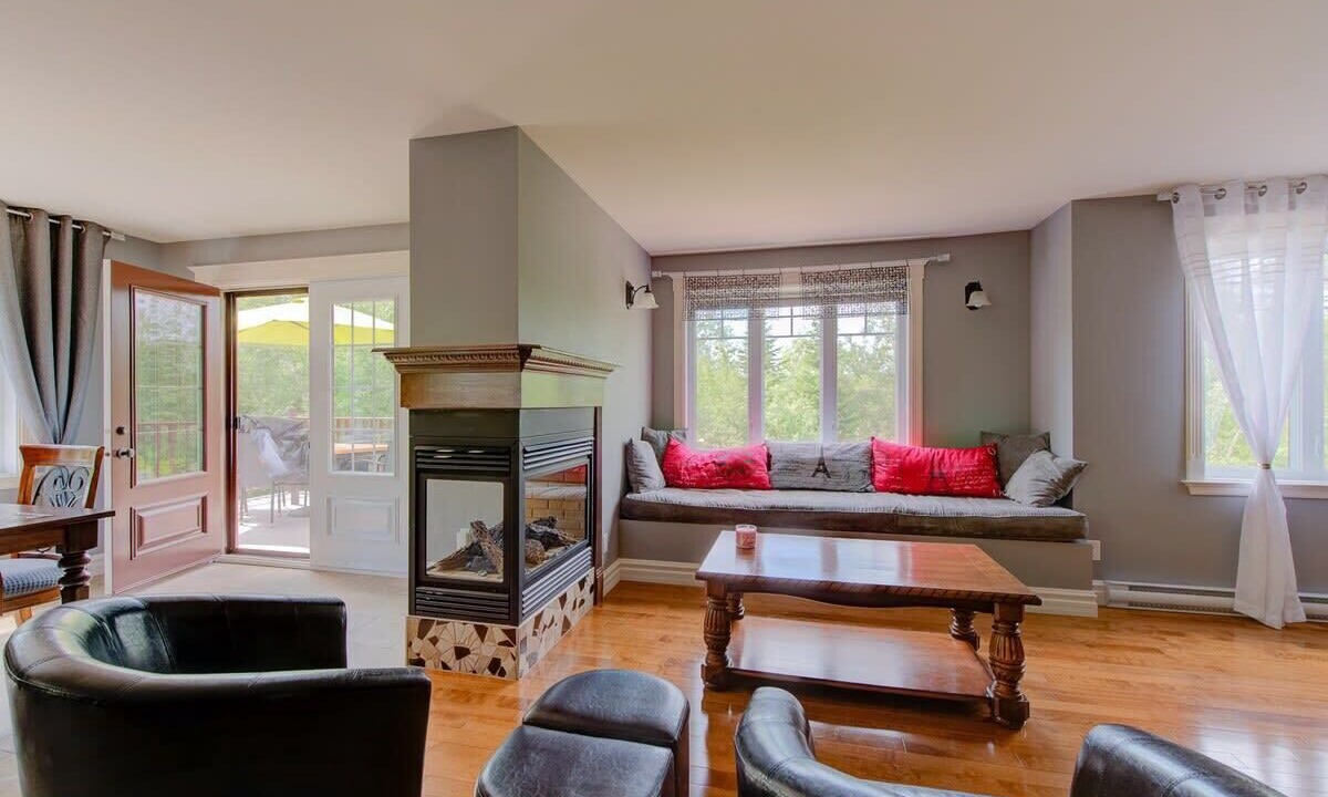 Photo of Livingroom in Petite-Riviere-Saint-Francois