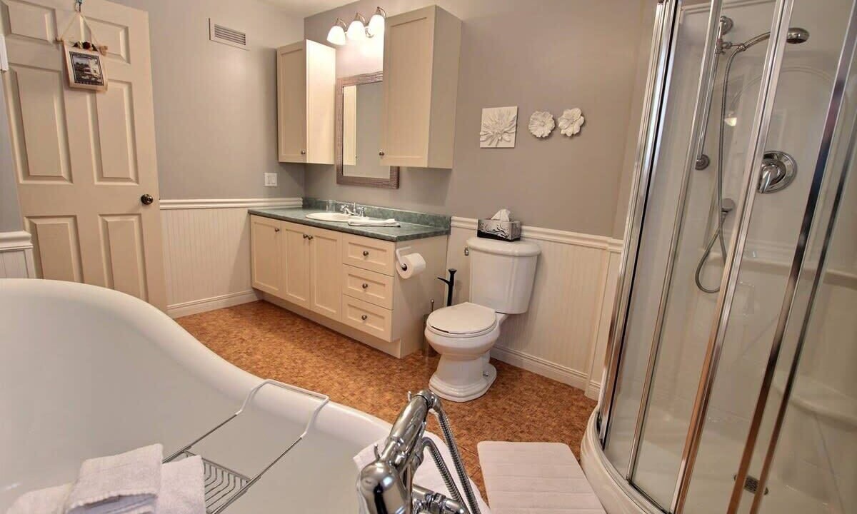 Photo of Bathroom in Saint Irenee