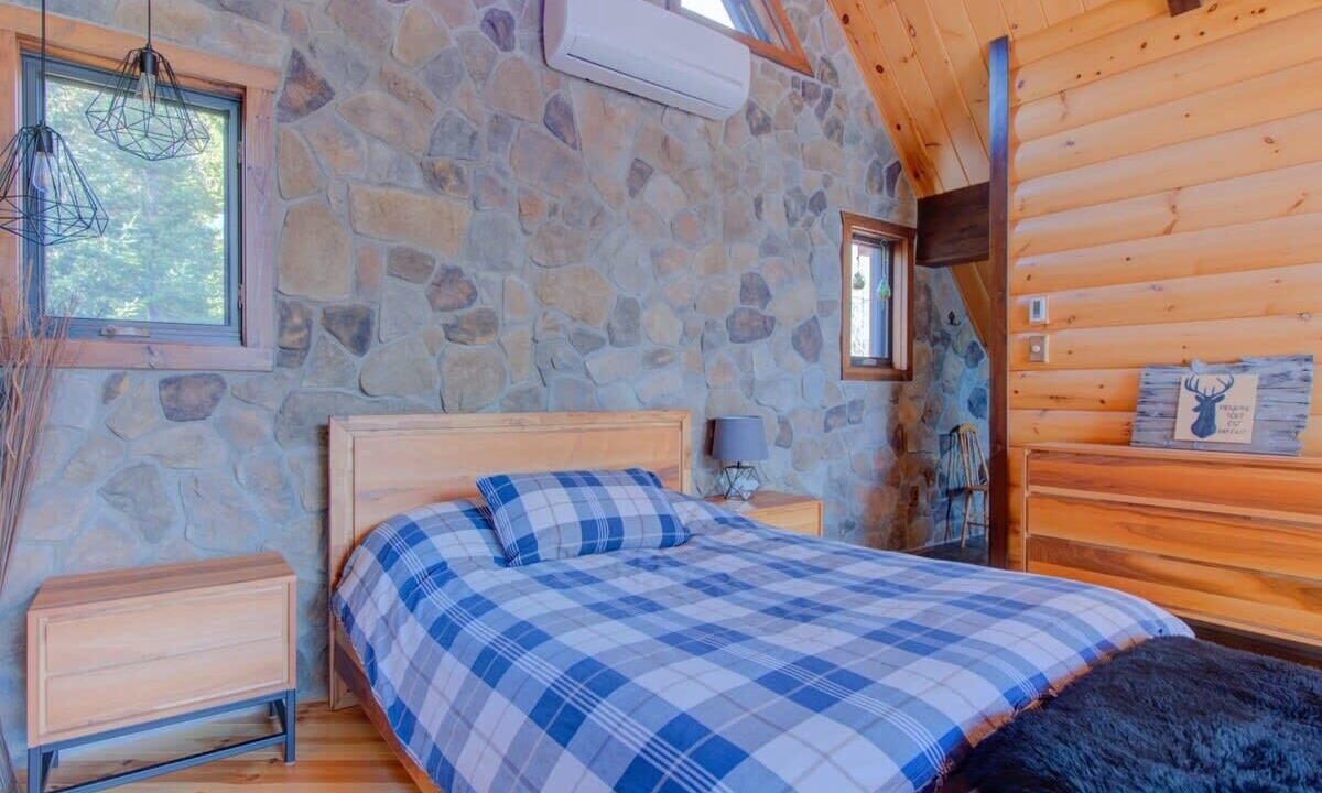 Photo of Bedroom in Mandeville