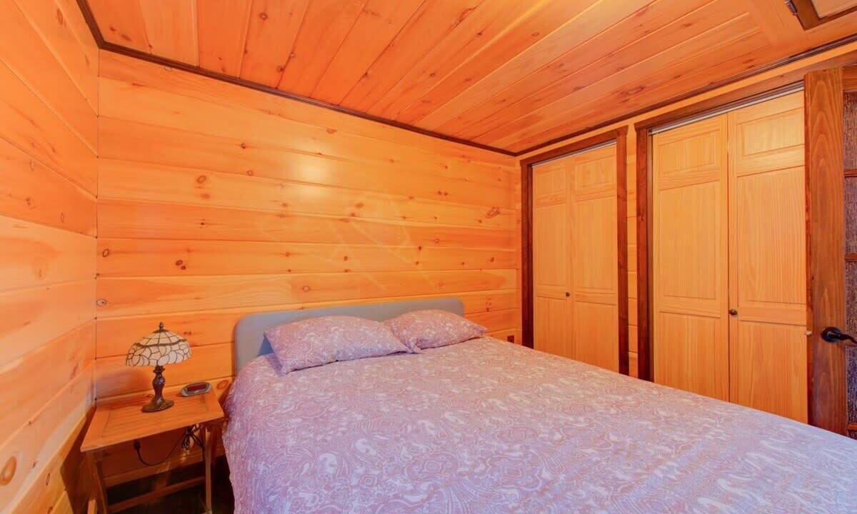 Photo of Bedroom in Mandeville